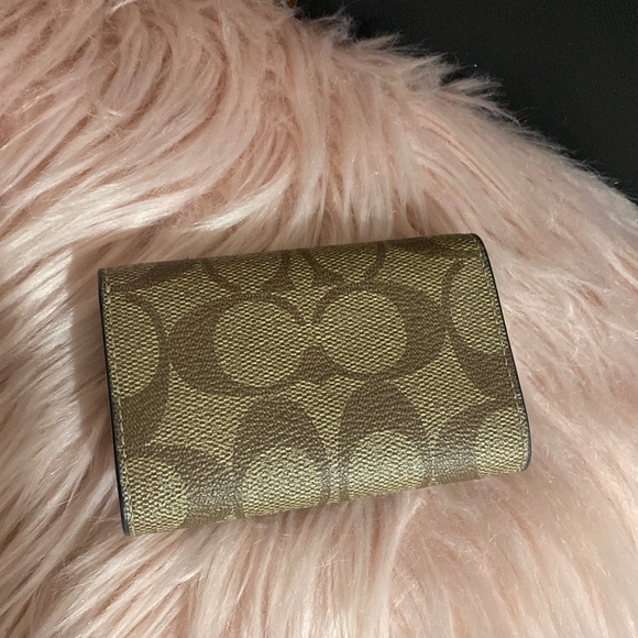 Coach Signature Five Ring Case - Picture 3 of 16